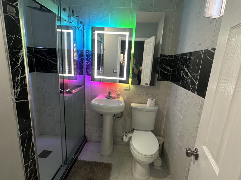 Furnished room with private bathroom 15 mins away from LA AFB