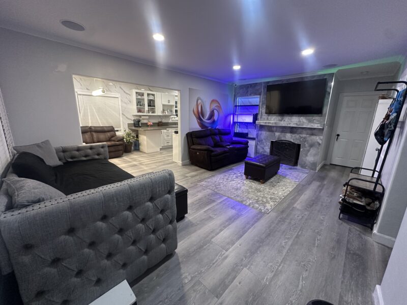 Furnished room with private bathroom 15 mins away from LA AFB