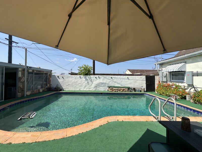 Furnished room with private bathroom 15 mins away from LA AFB