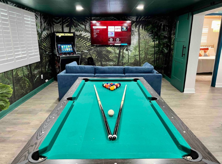 9 Beds | Walk to Beach | Game Room + Cowboy Pool + Mini Golf