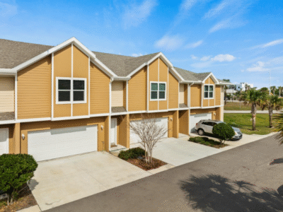 7 Beds | Walk to Beach | Arcade | Nerf Wall | Family & Military Friendly