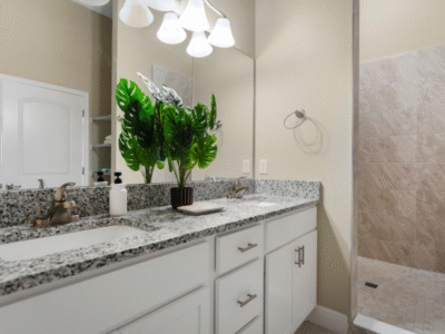 7 Beds | Walk to Beach | Arcade | Nerf Wall | Family & Military Friendly