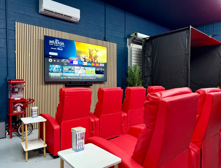 GameRoom | Golf Simulator | Movie Theater | 2 Min Walk to Beach