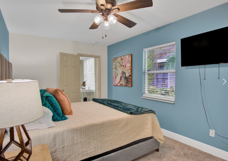 10 Beds! Large Home | Perfect for Military Groups & Families | PETS OK