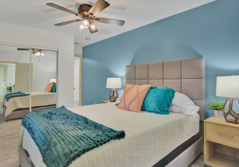 10 Beds! Large Home | Perfect for Military Groups & Families | PETS OK