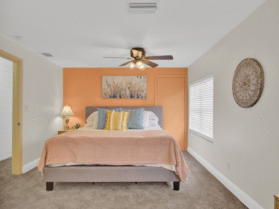 10 Beds! Large Home | Perfect for Military Groups & Families | PETS OK