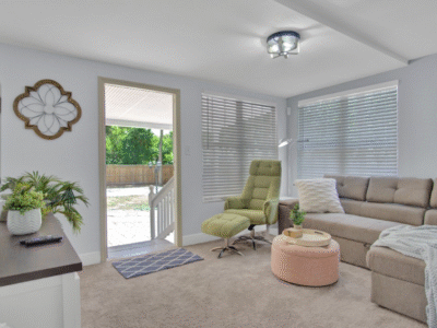 10 Beds! Large Home | Perfect for Military Groups & Families | PETS OK