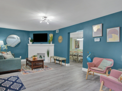 10 Beds! Large Home | Perfect for Military Groups & Families | PETS OK