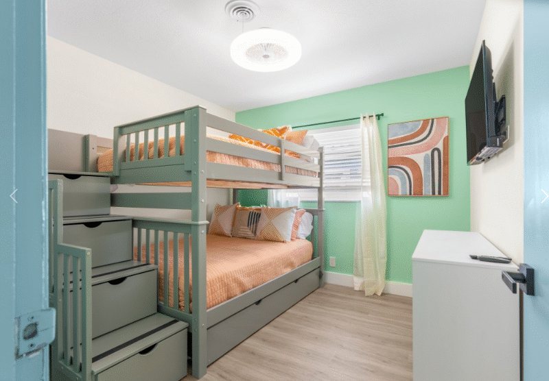 7 Beds | Walk to Beach | Great for Families & Military | PETS OK