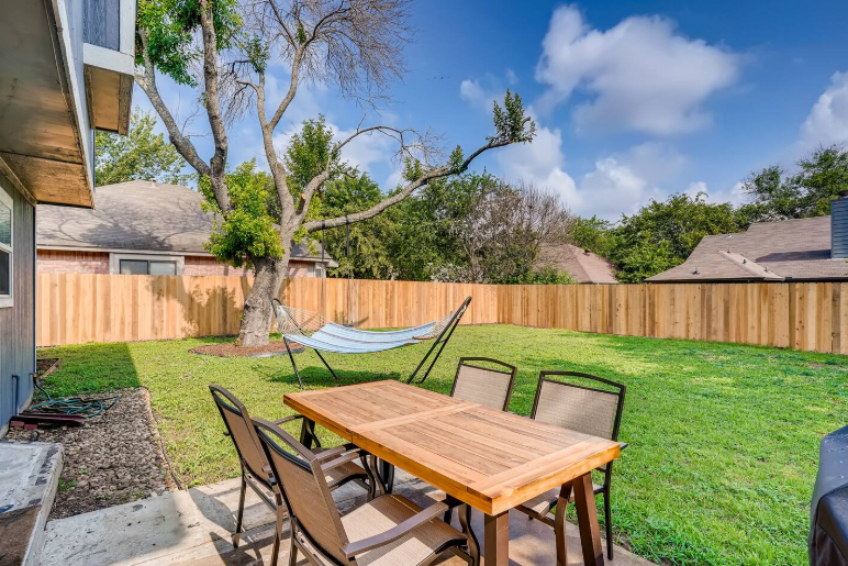 Furnished 3BR Home Near Dell & Kalahari – Great for PCS, TDY, or Getaways