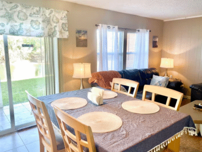The Destin 2BR Foxhole – Full Kitchen, Lake Access, Central Location