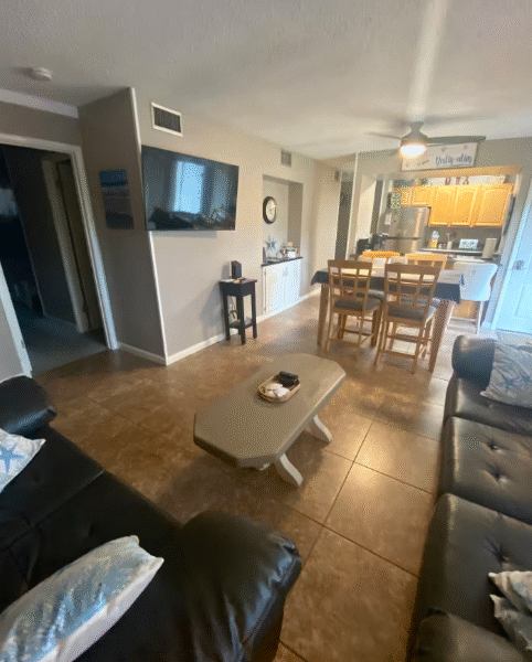 The Destin 2BR Foxhole – Full Kitchen, Lake Access, Central Location