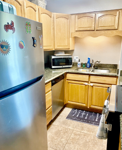 The Destin 2BR Foxhole – Full Kitchen, Lake Access, Central Location
