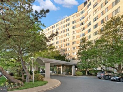Premium Condo for Long-Term TDY - 5 Min from Pentagon - with View of DC Skyline