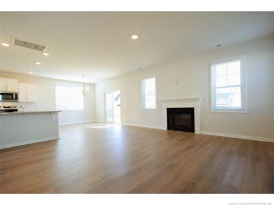 4 BR House in Gated Community - easy commute to Fort Bragg