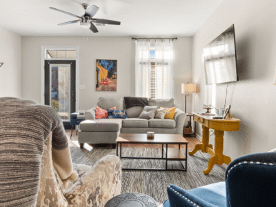 Foxhole | Sleeps 8 | Lake Charles Townhouse Near Casinos
