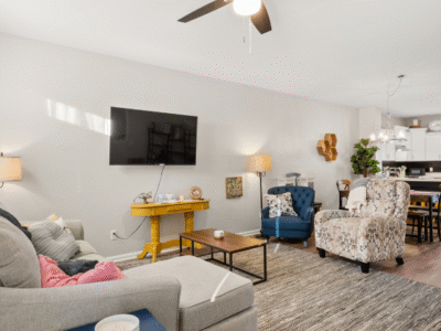 Foxhole | Sleeps 8 | Lake Charles Townhouse Near Casinos