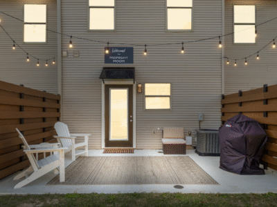 Foxhole | Sleeps 8 | Lake Charles Townhouse Near Casinos