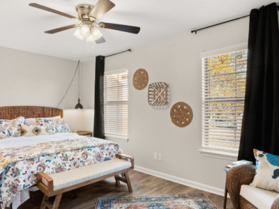 Foxhole Townhouse | Sleeps 8 | Near Casinos & Waterfront