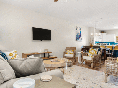 Foxhole Townhouse | Sleeps 8 | Near Casinos & Waterfront