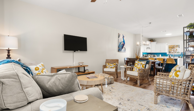 Foxhole Townhouse | Sleeps 8 | Near Casinos & Waterfront