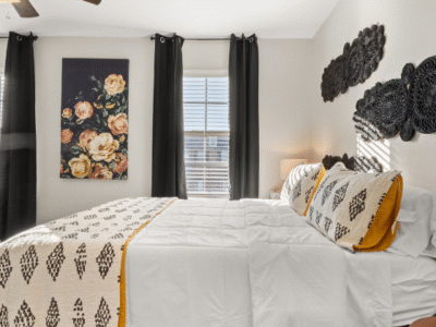Foxhole Townhouse | Sleeps 8 | Near Casinos & Waterfront